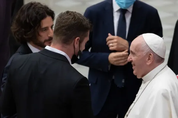 Pope Francis Meets Actor Who Plays Jesus in the Internet Series “The Chosen”